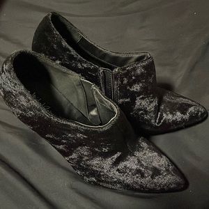Brand new Black velvet bootie by Michael Antonio size 9